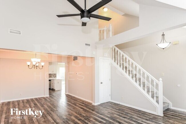 Building Photo - 7827 Red Sunset Way