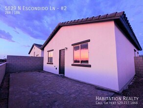 Building Photo - 5829 N Escondido Ln