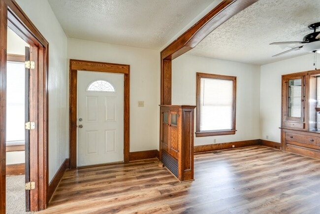 Building Photo - 309 Power St