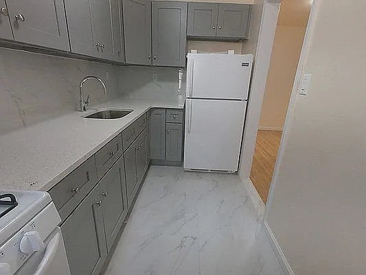 Building Photo - 14021 Burden Crescent