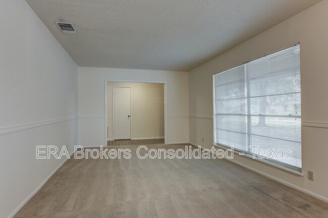 Building Photo - 641 Richfield Dr