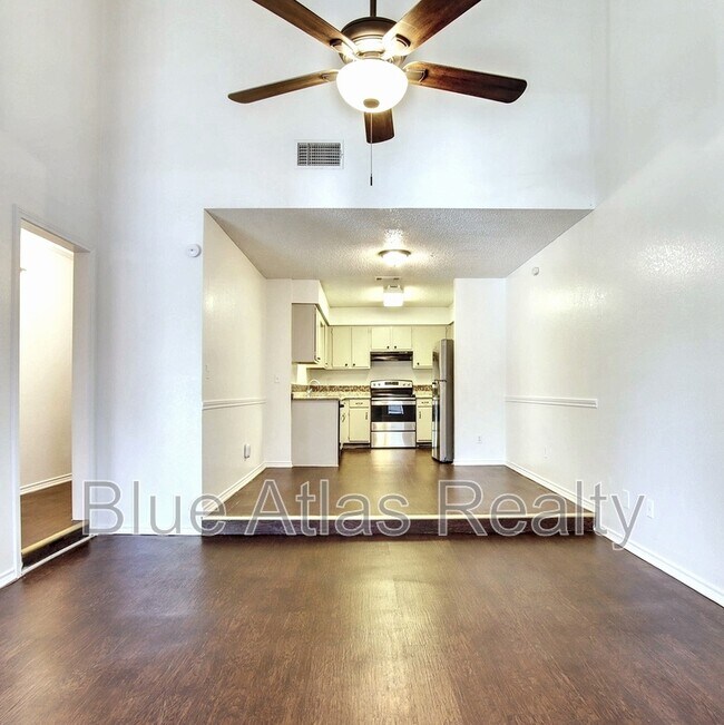 Foto del edificio - 916 Hilltop Dr