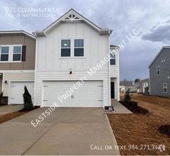 Building Photo - 921 Clearhaven Ln
