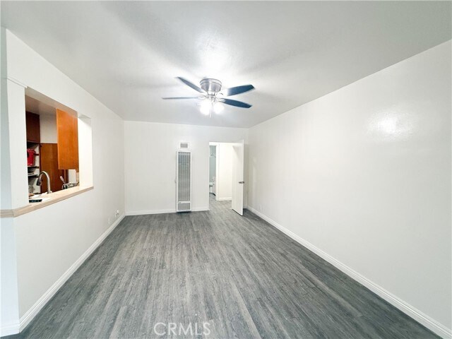 Foto del edificio - 469 E Algrove St
