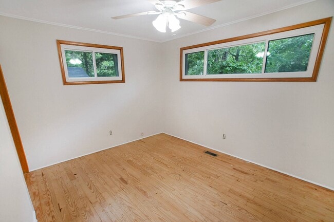 Foto del edificio - 114 Lynncliff Rd