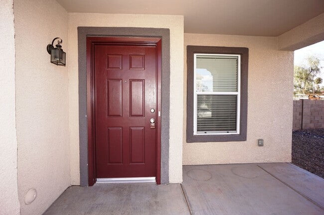 Building Photo - Modern Eastside Living: 3-Bed Oasis with Open-Concept Kitchen