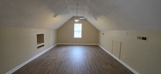 Foto del edificio - 2902 Meadowhill Dr