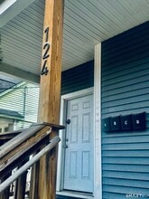 Building Photo - 124 Meriden Rd