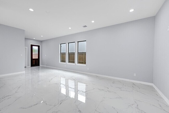 Foto del edificio - 90 Burress St