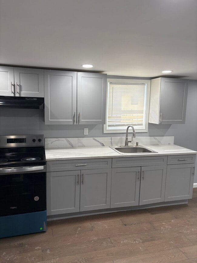 Building Photo - 1326 8th Ave