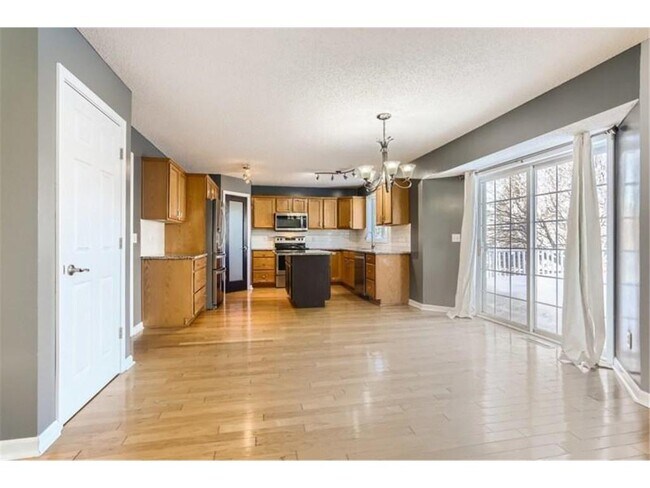 Building Photo - 10915 Fox Hollow Ln N