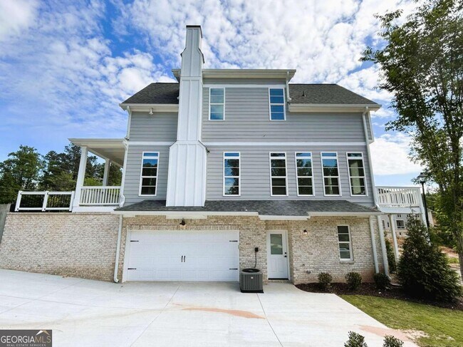 Building Photo - 1055 Adam Cir