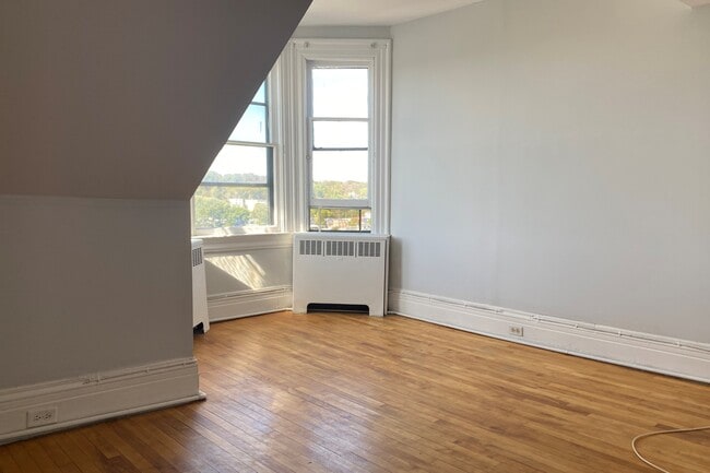 Building Photo - 73 Hazen St