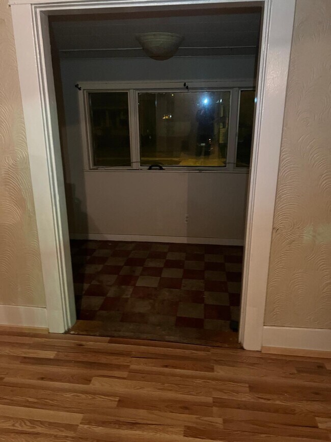 Foto del edificio - 35 Poultney Ave