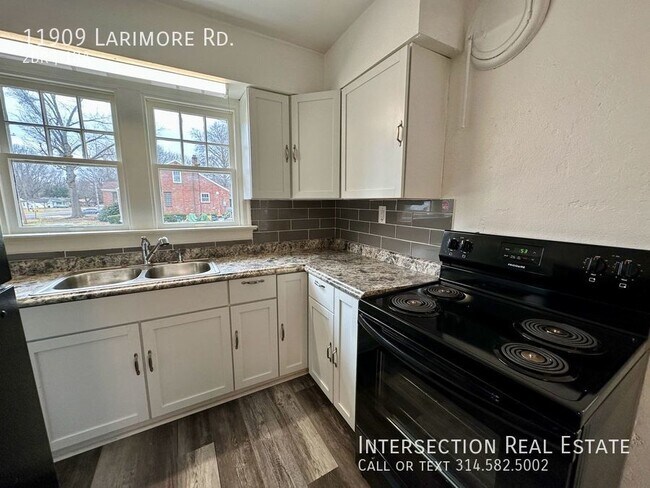 Building Photo - Beautifully Renovated Spanish Lake Home