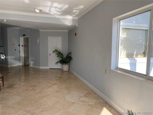 Building Photo - 1185 Marseille Dr