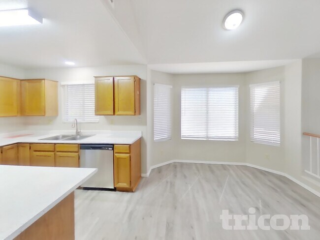Foto del edificio - 8988 W Tuckey Ln