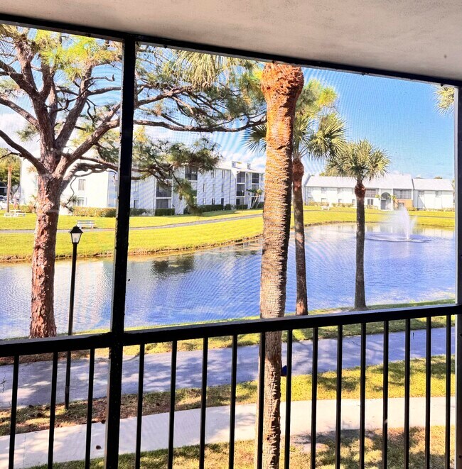 Foto del edificio - 1015 Green Pine Blvd