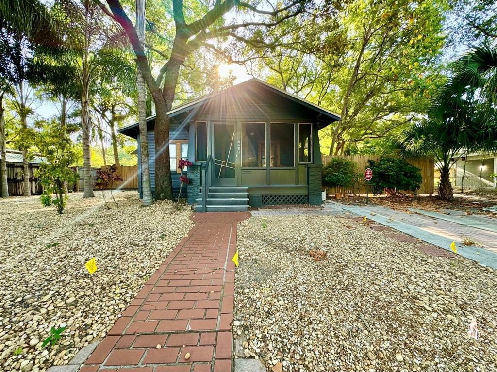 Foto principal - 6601 N Navin Ave