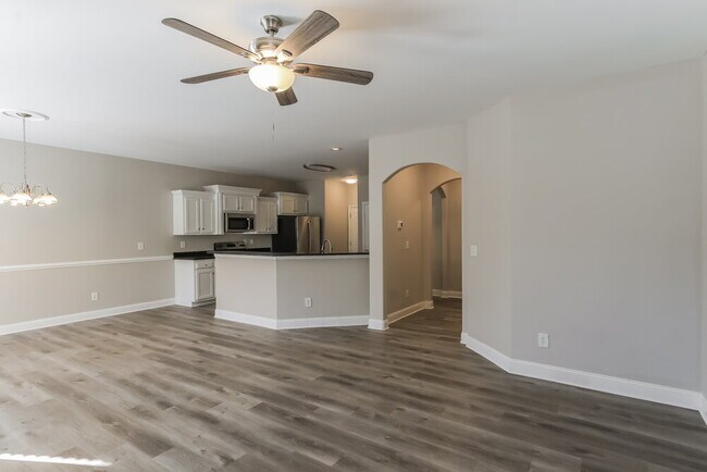 Building Photo - 1990 Lily Valley Dr