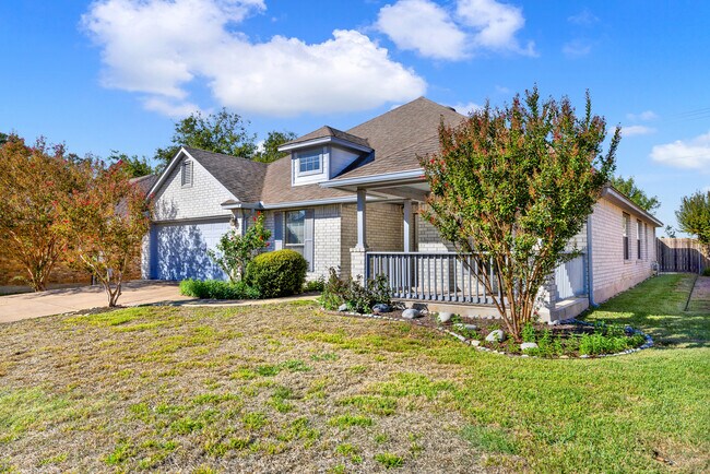 Building Photo - 211 Peach Tree Ln