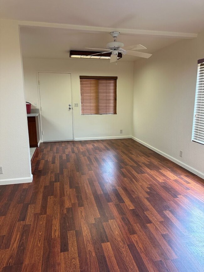 Foto del edificio - 4 bedroom 2.5 bath single family home in Mililani