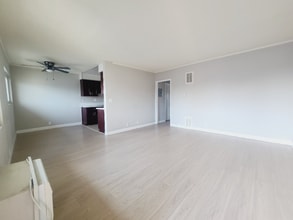 Building Photo - 8720 Orion Ave