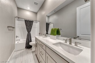 Building Photo - 375 Portus Delphini Ct