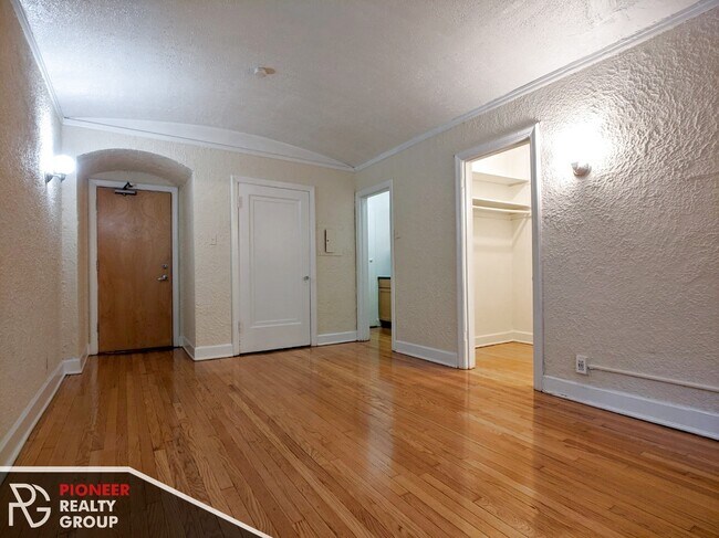 Foto del edificio - 535 W Arlington Pl