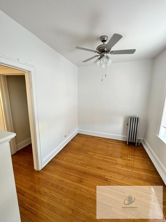 Foto del edificio - 4055 N Elston Ave