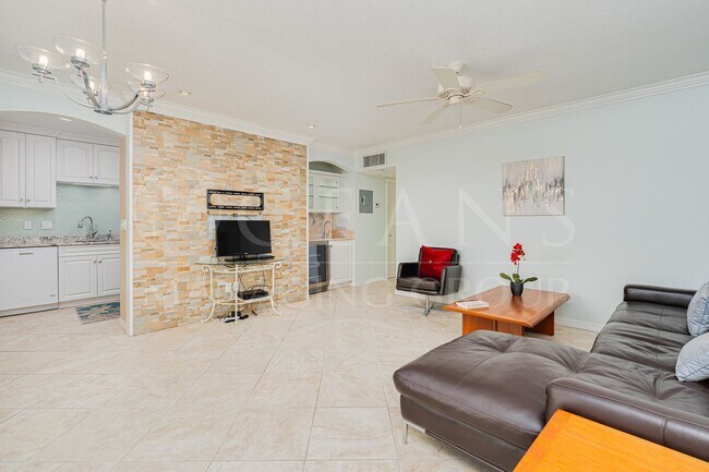 Foto del edificio - Riverfront Two Bedroom Condo