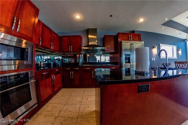 Building Photo - 4575 Dean Martin Dr