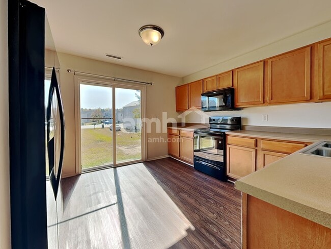 Foto del edificio - 3112 Varcroft Rd