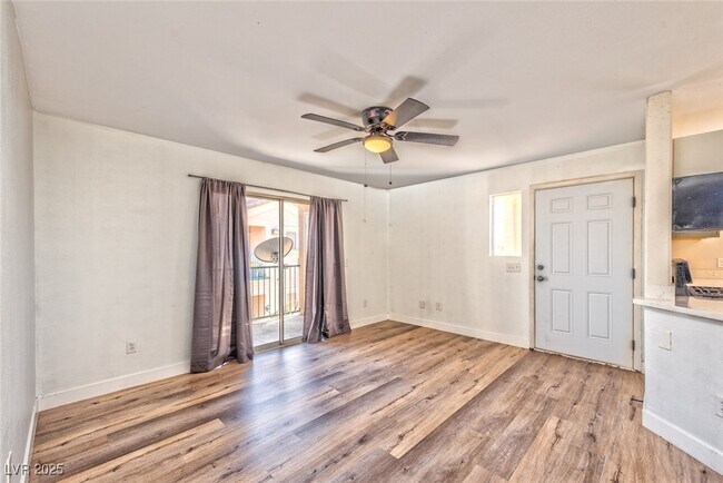 Foto del edificio - 3956 Danny Melamed Ave