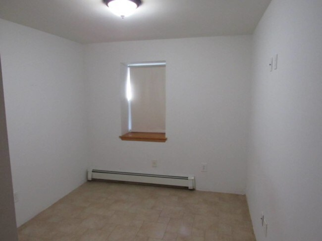 Foto del edificio - 3935 Duryea Ave