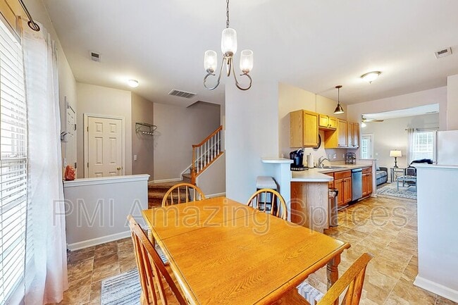Building Photo - 5309 Jocelyn Ln