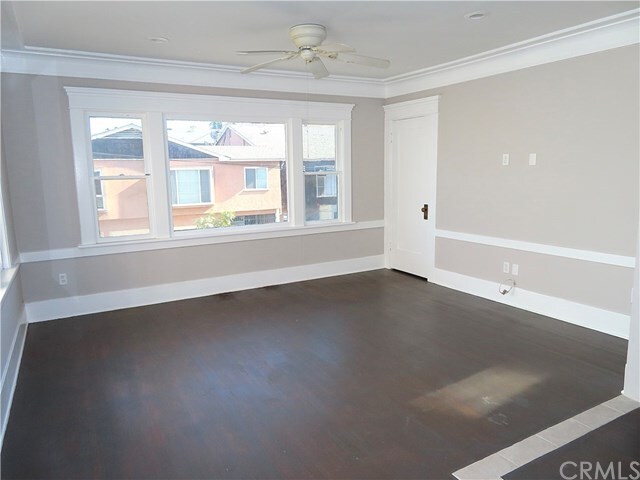 Building Photo - 23 N Alboni Pl