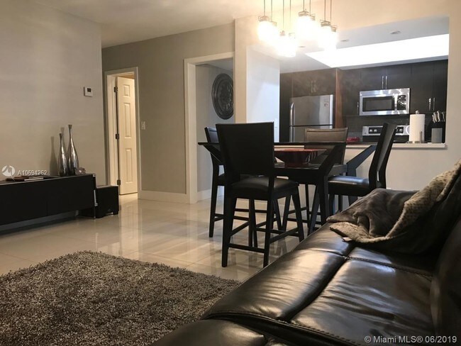 Building Photo - 7449 Twin Sabal Dr