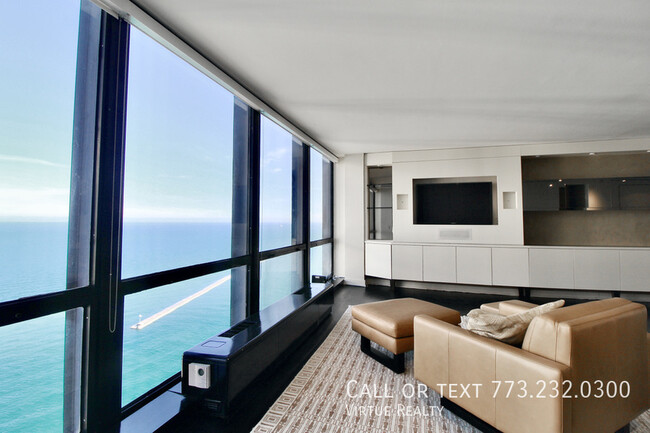 Foto del edificio - 900 N Lake Shore Dr