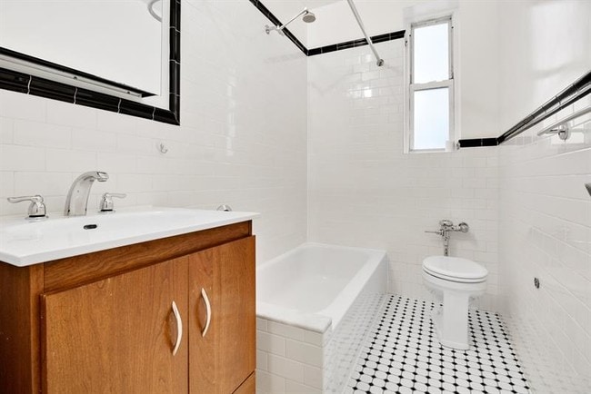 Building Photo - 310 East 75th Street