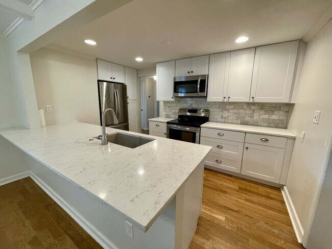 Foto del edificio - 7147 Cherokee Dr