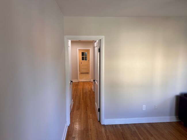 Building Photo - 616 Silver Spring Ave