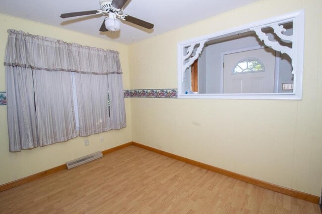 Foto del edificio - 517 E 2nd St