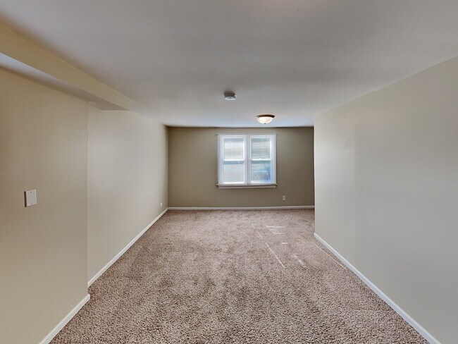 Foto del edificio - 7930 Long Ave