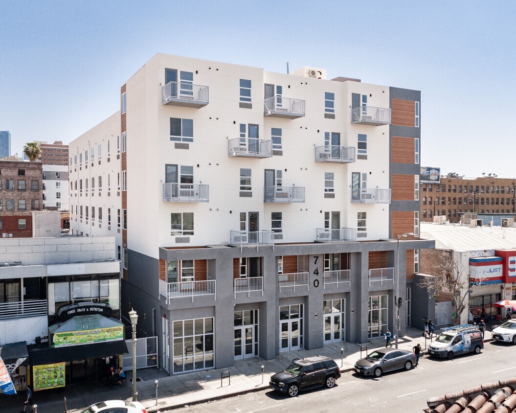 740 S Alvarado St, Los Angeles, CA 90057 Apartments in Los Angeles