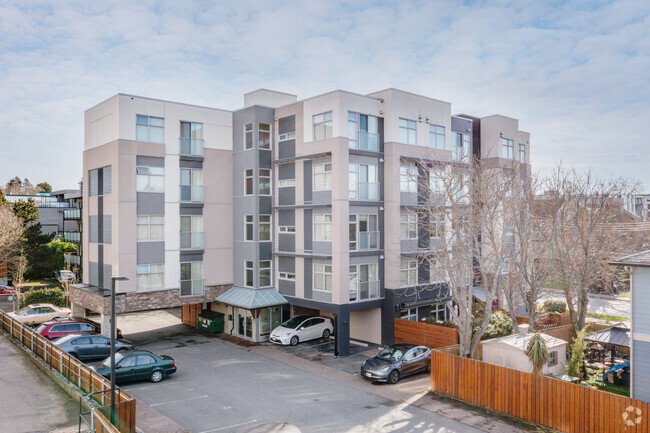 Building Photo - The Chambers Apartments