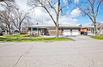 Building Photo - 31 Romulus Dr