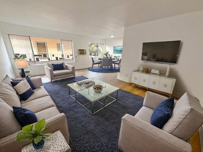 Building Photo - 1330 N Gardner St