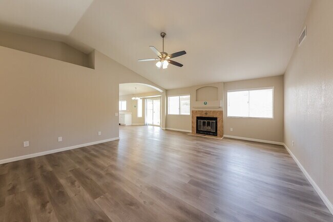 Building Photo - 4337 W Avenida Del Sol
