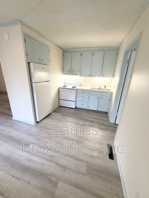Foto del edificio - 2803 Warrick Cir